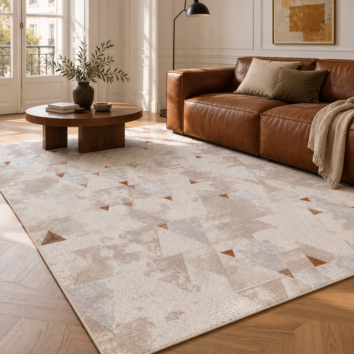 Tapis Prisme taupe — dans un salon